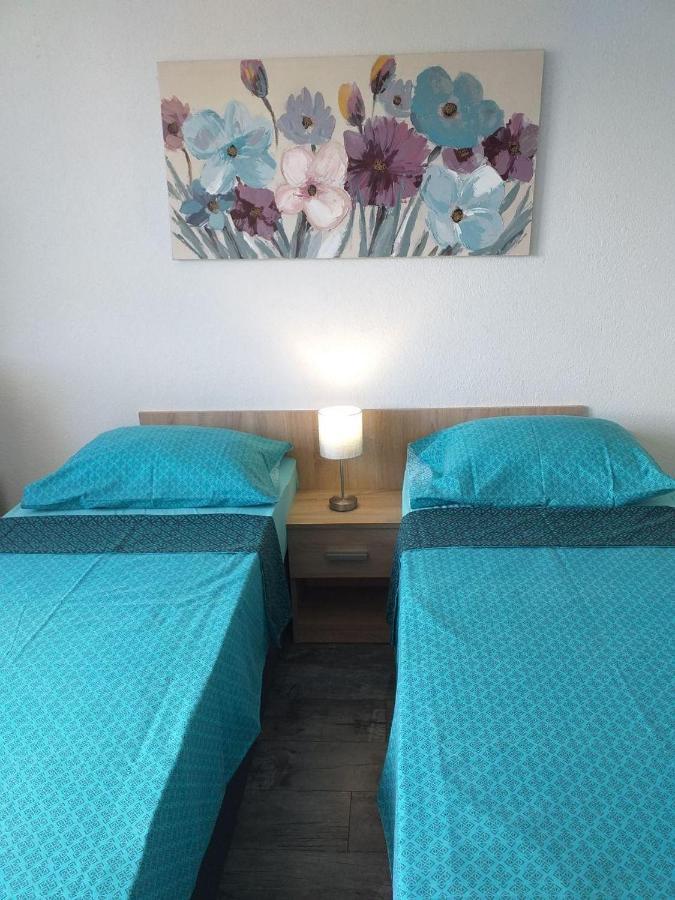 Popovic Apartment พูลา ภายนอก รูปภาพ