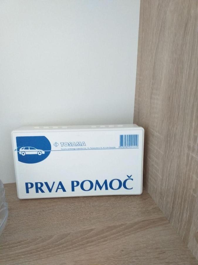 Popovic Apartment พูลา ภายนอก รูปภาพ